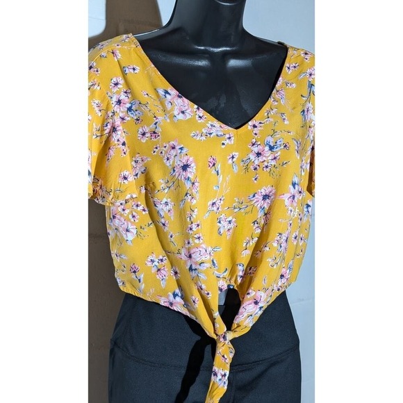 NO BOUNDARIES Floral Tie-Front Crop Top V-Neck Short Sleeve Blouse SMALL - Picture 2 of 5